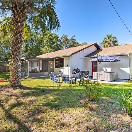 Pet-Friendly Crystal River Home With Hot Tub!